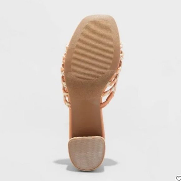 Universal Thread Tan and Cream Heeled Sandals - Picture 6 of 10